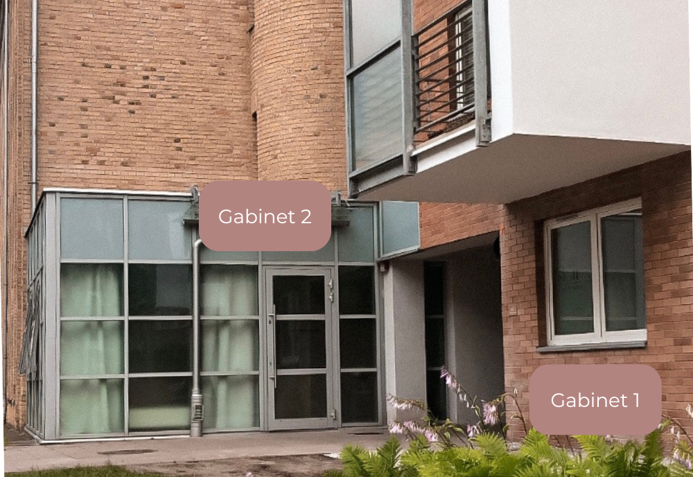 Wejście do SKiN — Gabinet 1 i Gabinet 2 na dziedzińcu przy ul. Bukowskiego 1 w Białymstoku