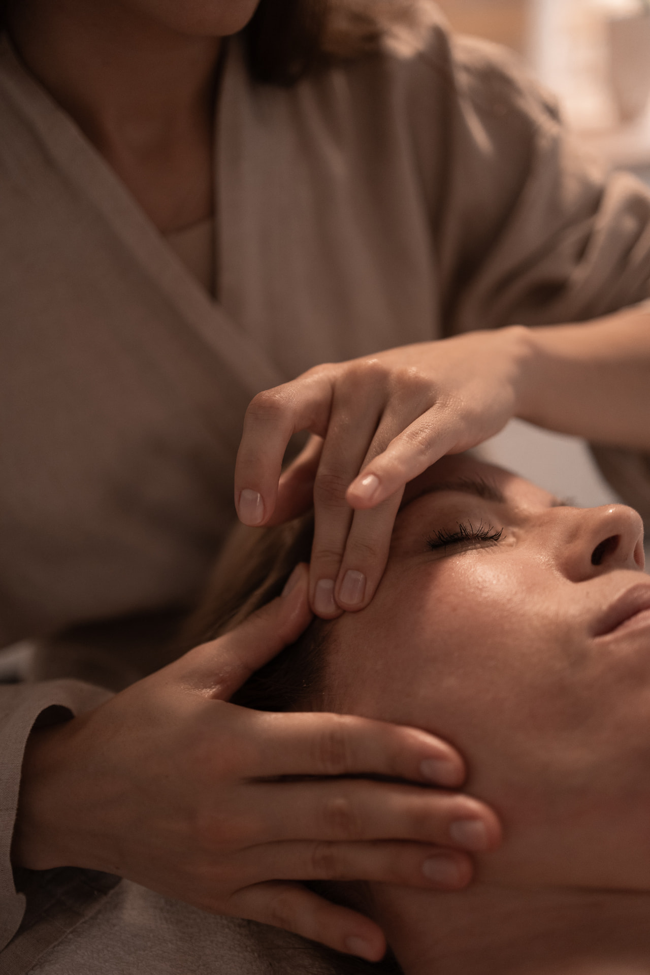 Masaż Kobido w Białymstoku — klasyczna praca manualna z twarzą w salonie SKiN
